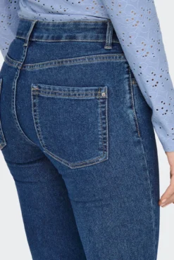 Jeans skinny tiro medio