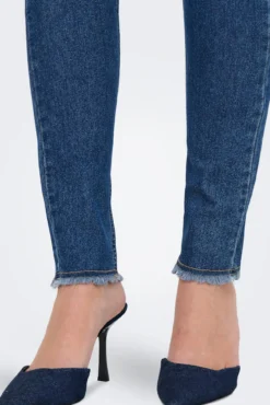 Jeans skinny tiro medio