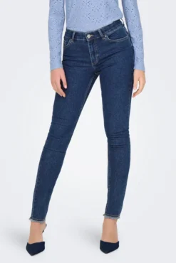 Jeans skinny tiro medio