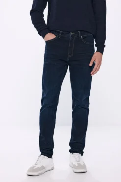 Jeans slim fit azul muy oscuro