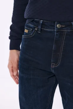 Jeans slim fit azul muy oscuro