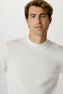 Jersey con cuello mock confeccionado con algodón orgánico. Regular Fit.