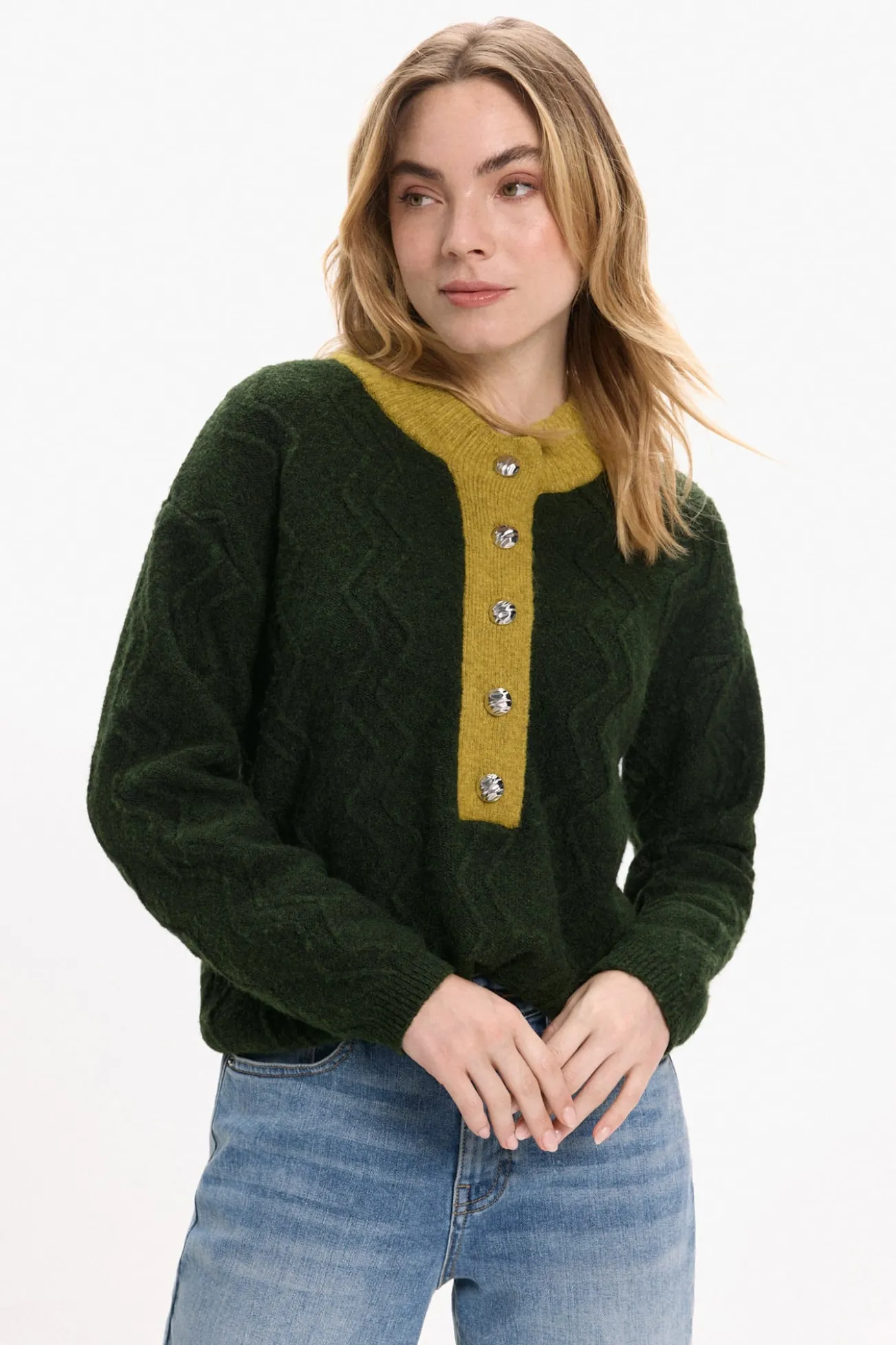 Jersey de lana con botones en el cuello