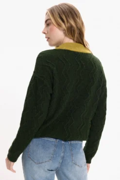 Jersey de lana con botones en el cuello
