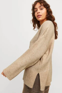 Jersey liso con cuello pico