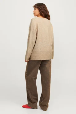 Jersey liso con cuello pico