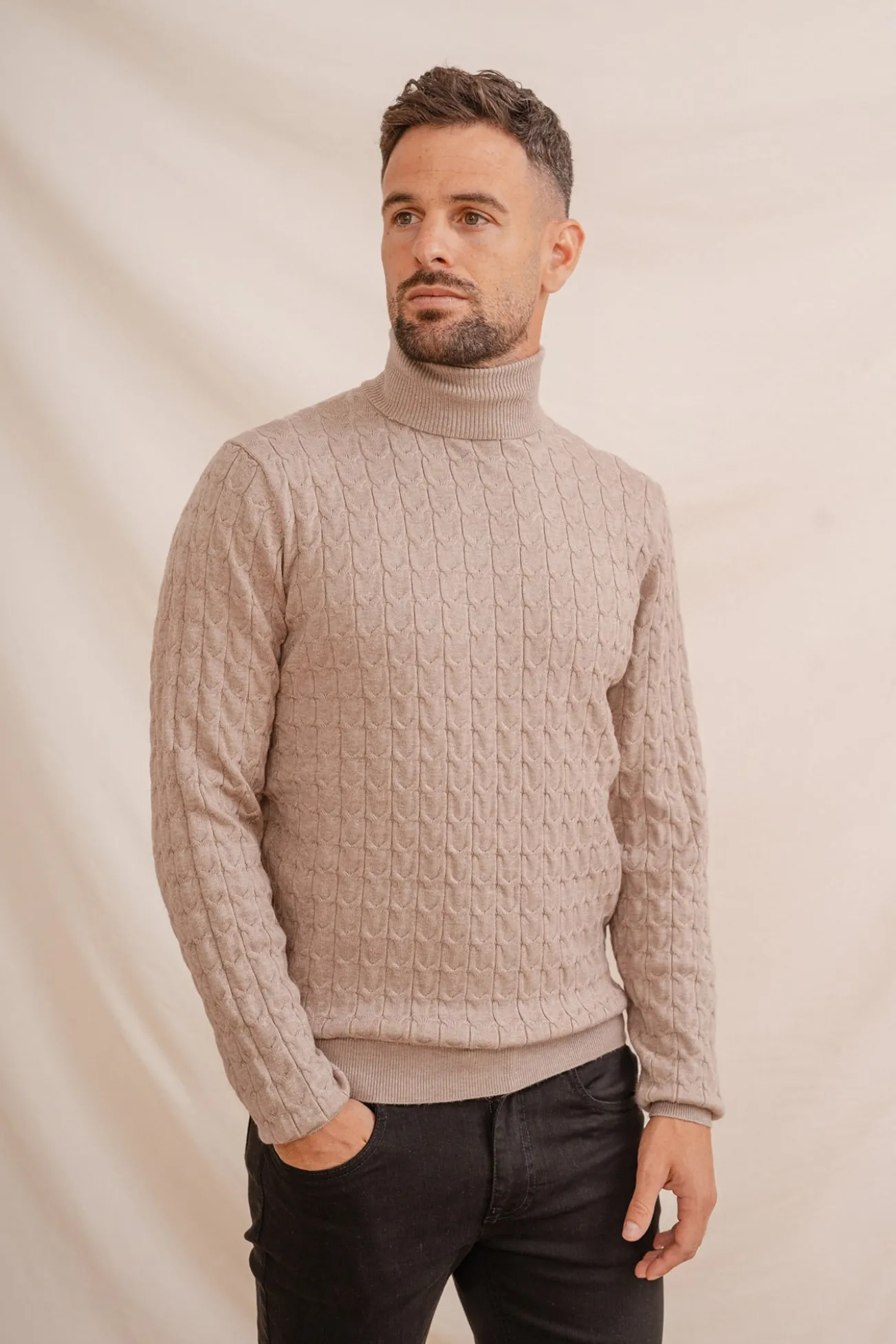 Jersey Nudos Cuello Vuelto