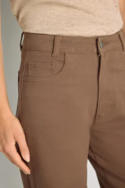 Pantalón ancho