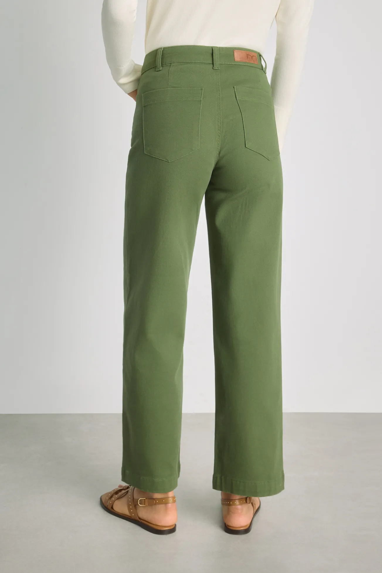 Pantalón ancho