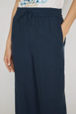 Pantalón ancho