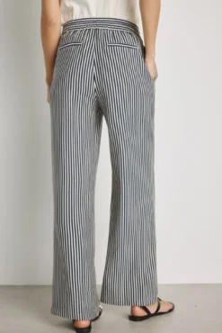 Pantalón ancho