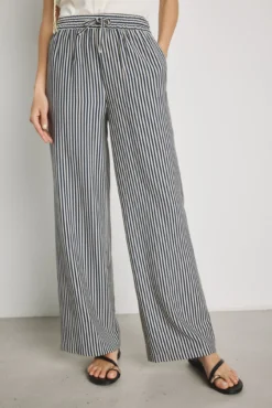 Pantalón ancho