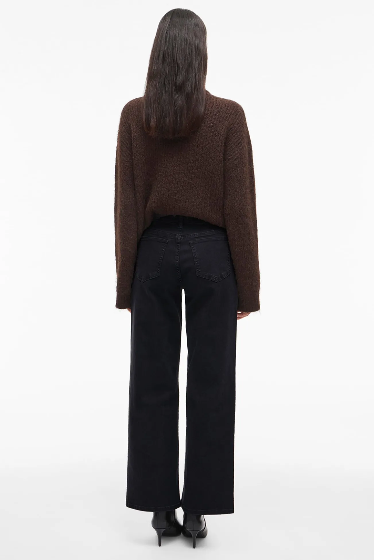 Pantalón ancho con bolsillos delanteros