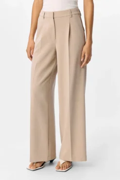 Pantalón ancho con pinzas