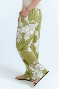 Pantalón ancho estampado flores
