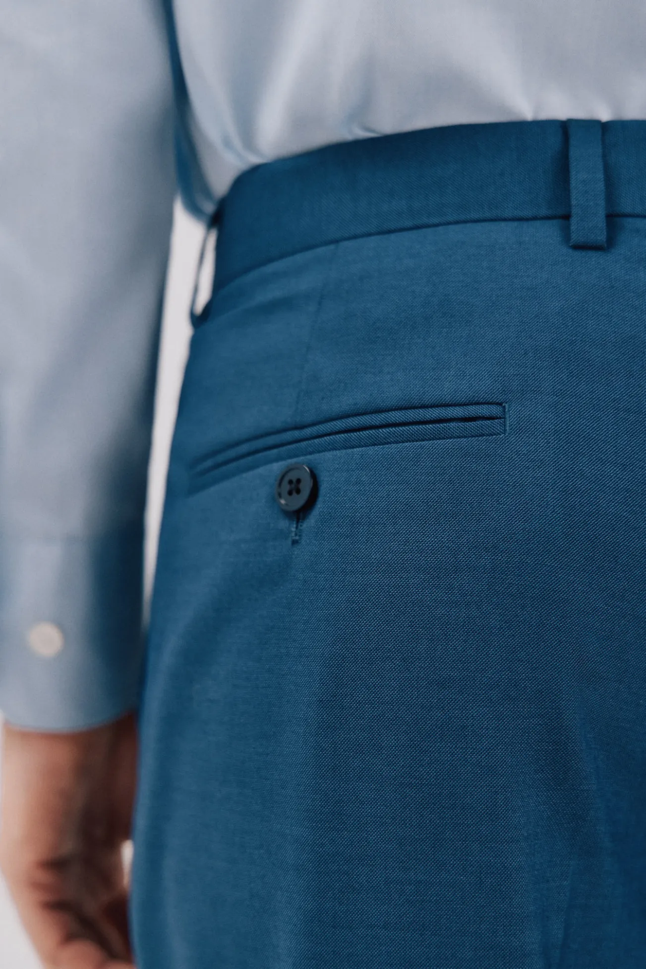 Pantalón azul slim fit