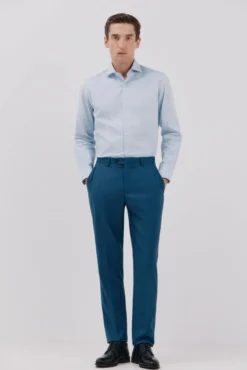 Pantalón azul slim fit