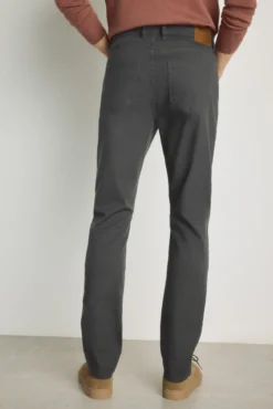 Pantalón 5 bolsillos color