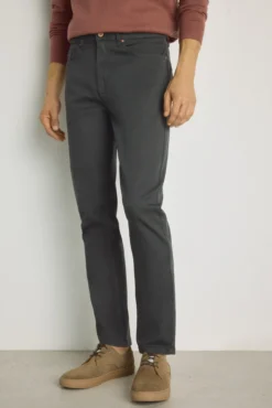 Pantalón 5 bolsillos color