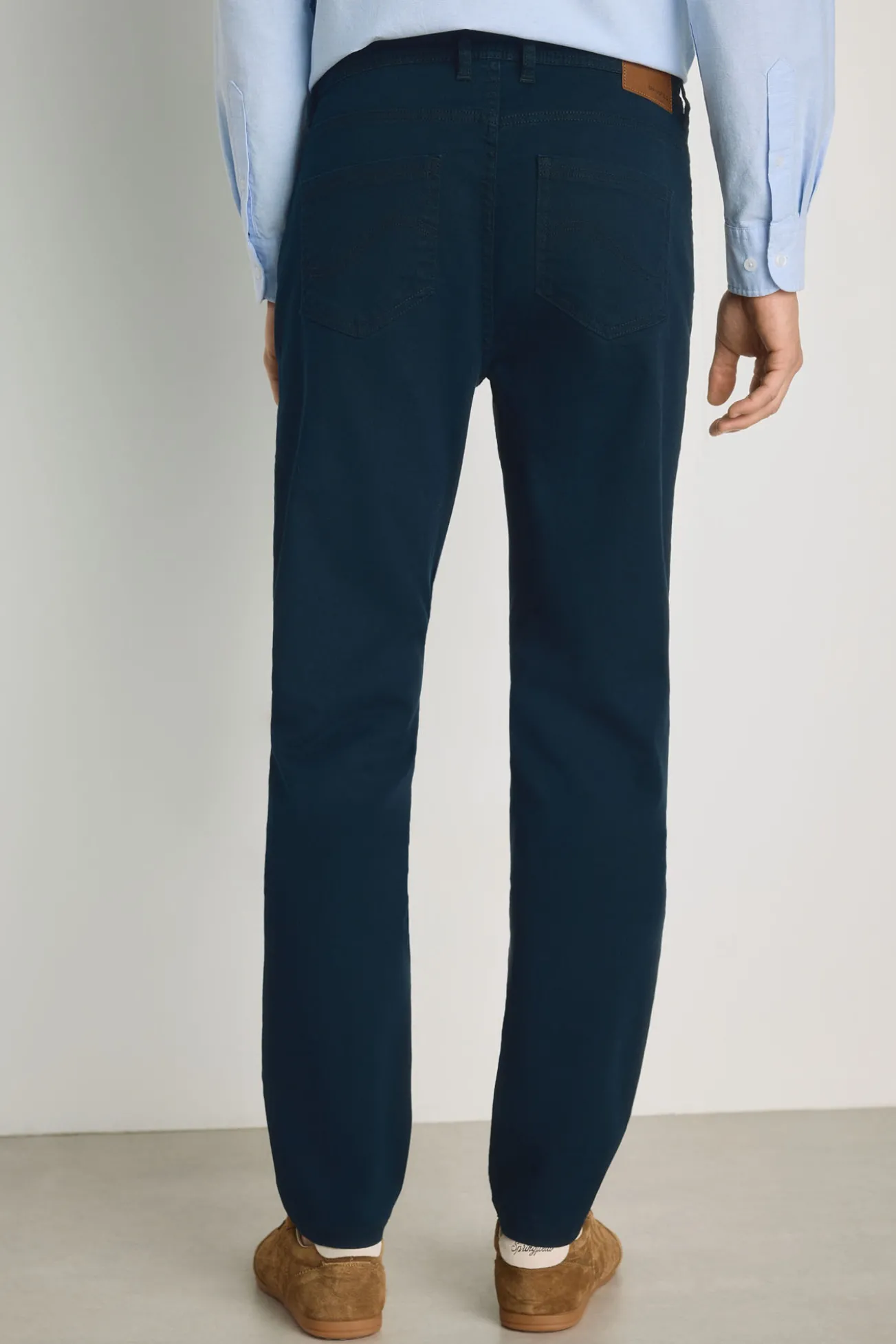 Pantalón 5 bolsillos color