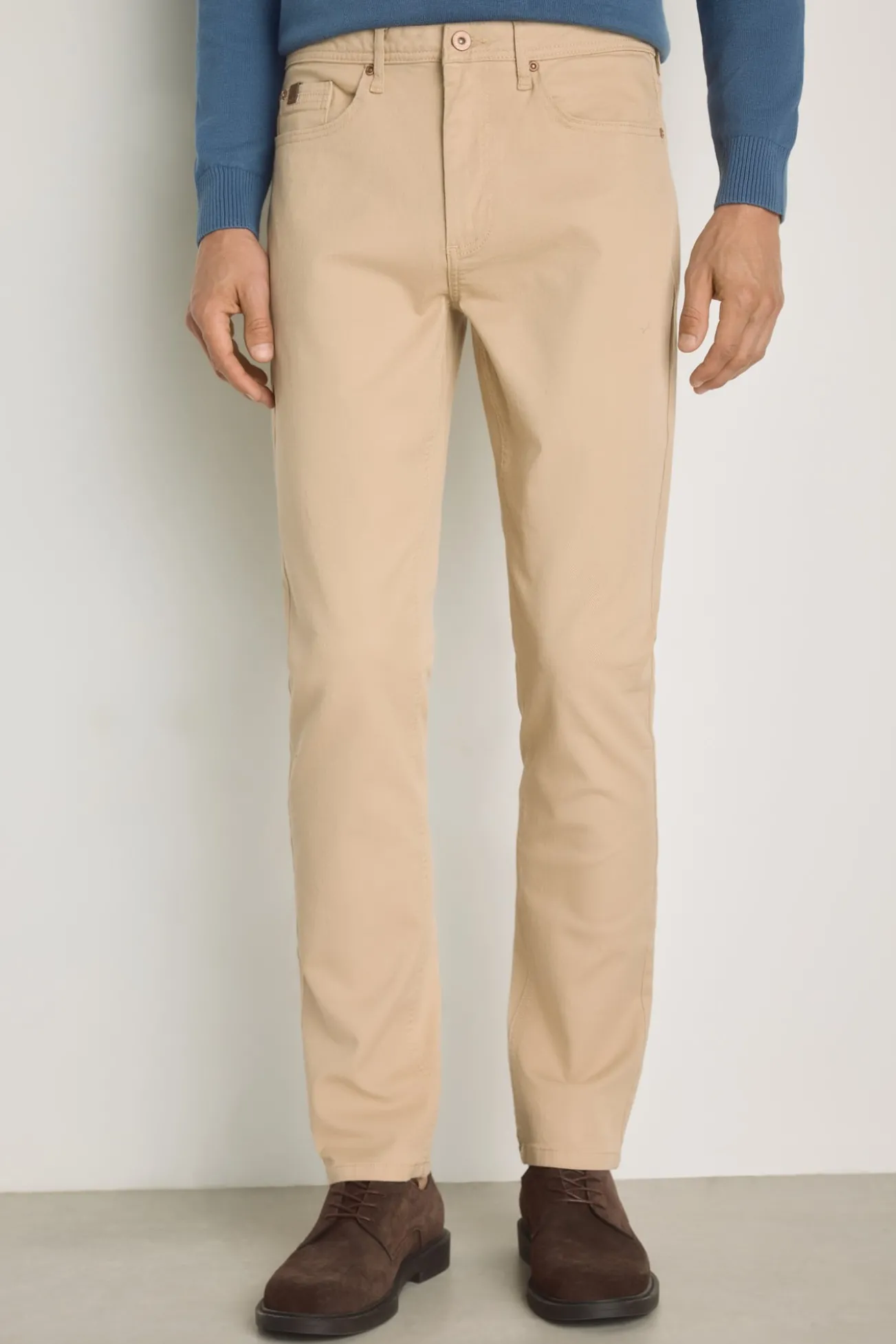 Pantalón 5 bolsillos color