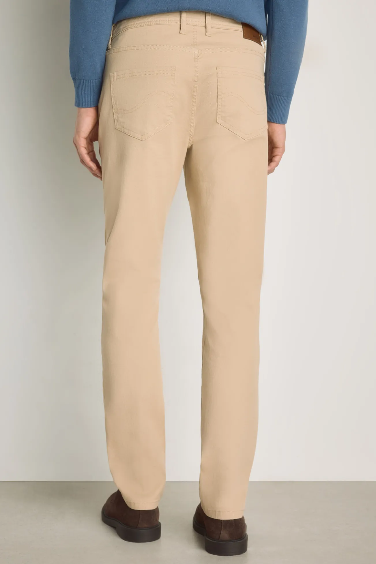 Pantalón 5 bolsillos color