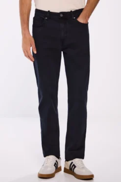 Pantalón 5 bolsillos color lavado slim fit