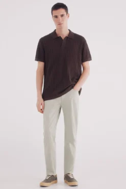 Pantalón 5 bolsillos estructura slim fit