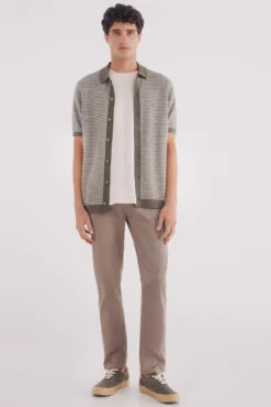 Pantalón 5 bolsillos estructura slim fit
