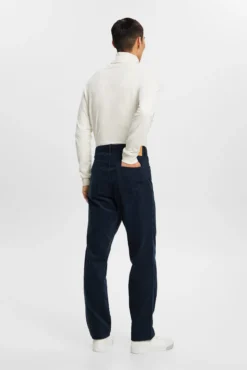 Pantalón básico slim fit