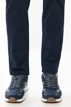 Pantalón cargo confort slim fit