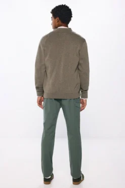 Pantalón cargo confort slim fit