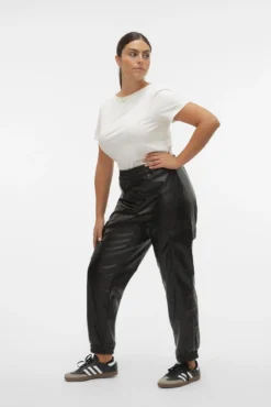 Pantalón cargo efecto piel talla grande