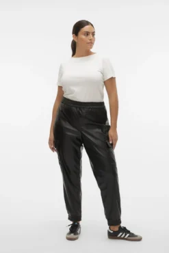 Pantalón cargo efecto piel talla grande