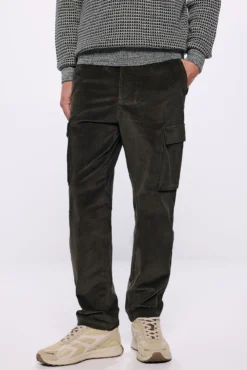 Pantalón cargo pana slim fit