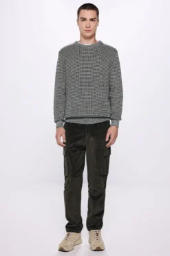 Pantalón cargo pana slim fit