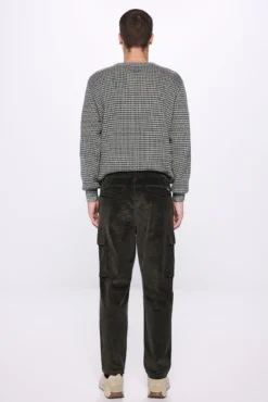Pantalón cargo pana slim fit