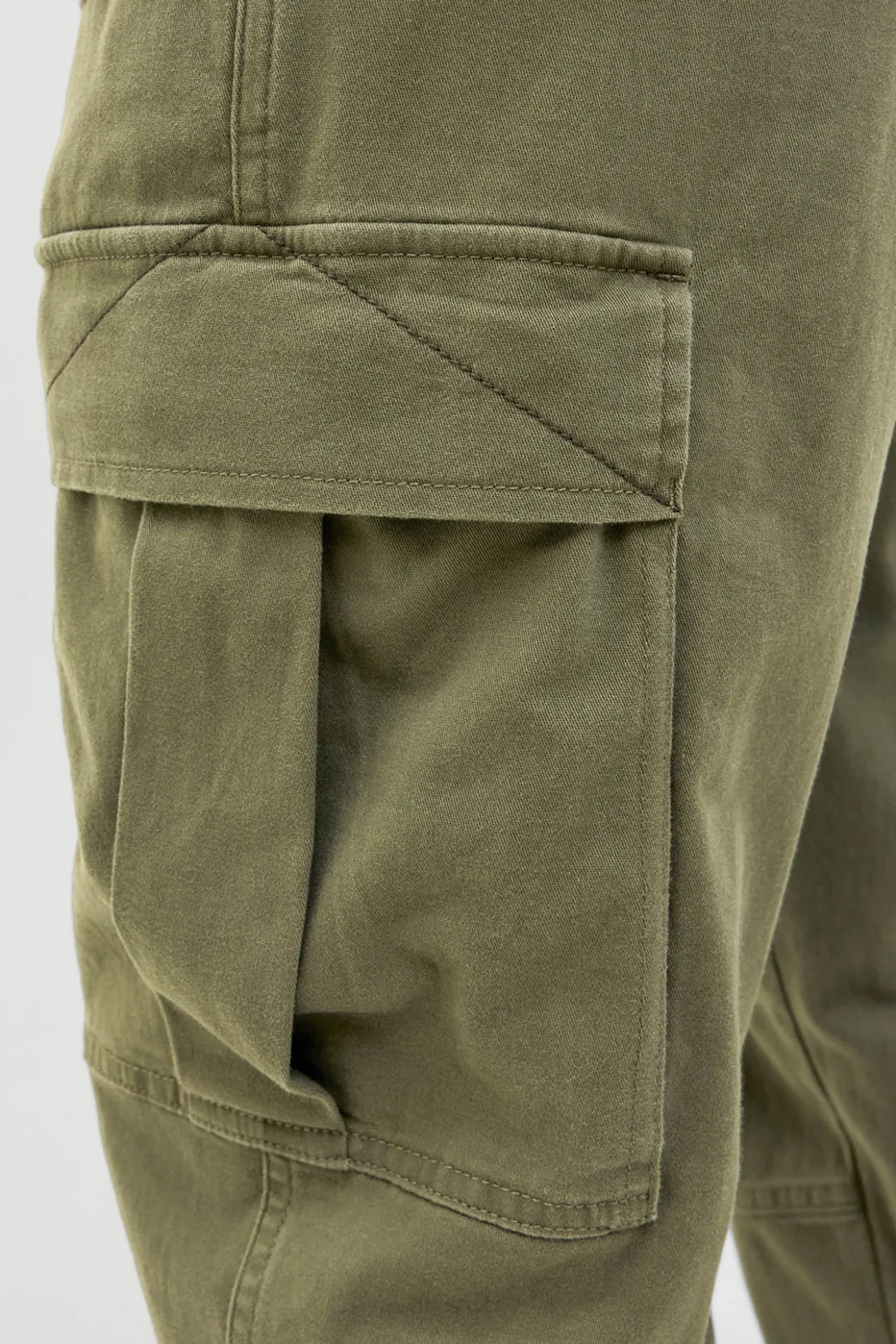 Pantalón cargo relaxed fit