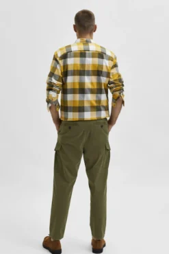 Pantalón cargo slim fit