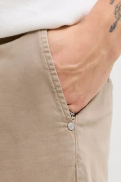 Pantalón chino