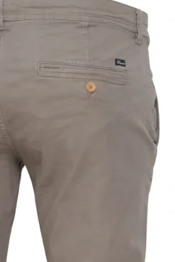 Pantalón chino casual