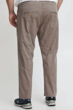 Pantalón chino casual