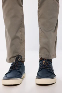 Pantalón chino color lavado relax fit