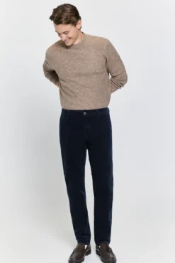 Pantalón chino comfort fit
