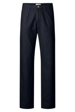 Pantalón chino confeccionado con algodón orgánico y Lyocell Tencel