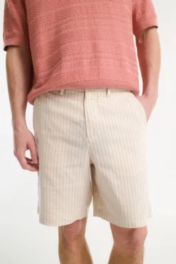 Pantalón chino corto estructura confeccionado con lino