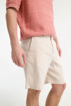 Pantalón chino corto estructura confeccionado con lino