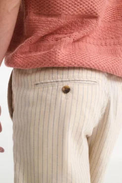 Pantalón chino corto estructura confeccionado con lino