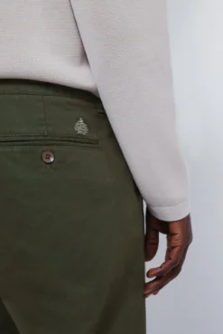 Pantalón chino dobby comfort fit