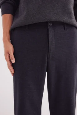 Pantalón chino jogger estructura